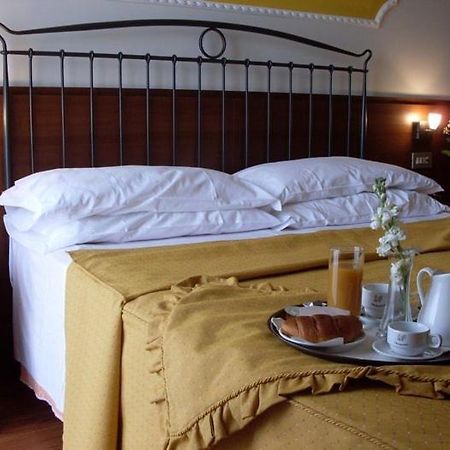 Hotel Isola Di Lauria Lauria Inferiore Værelse billede